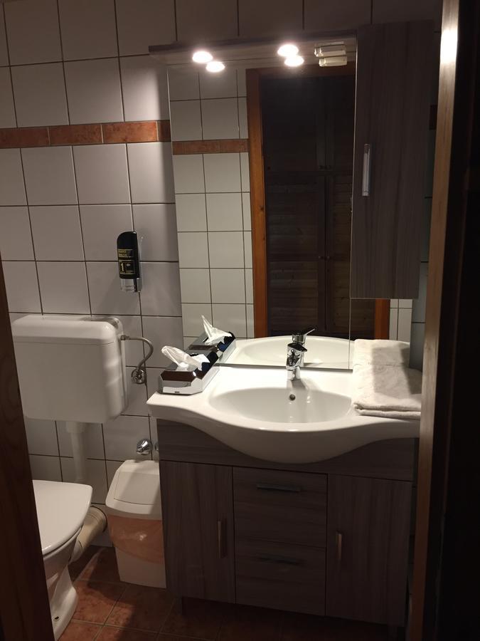 Kantar Fogado Es Etterem Vitnyed Bagian luar foto